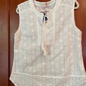 NWT Solitaire Women’s Sleeveless White Eyelet Top  XL